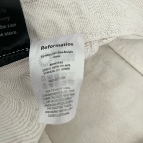 Reformation white jeans size 27, 100% cotton, button fly - Picture 4 of 7